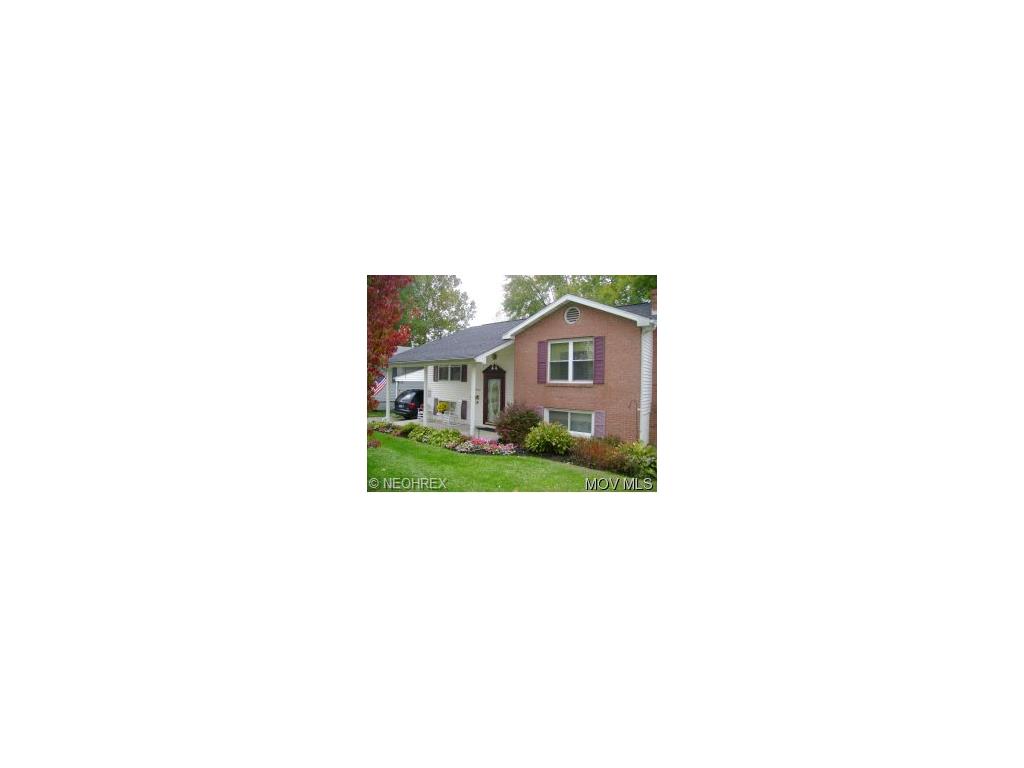 716 Third St, Belpre, OH 45714 photo 2