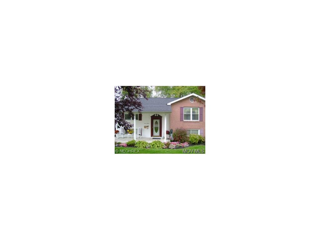 716 Third St, Belpre, OH 45714 photo 1