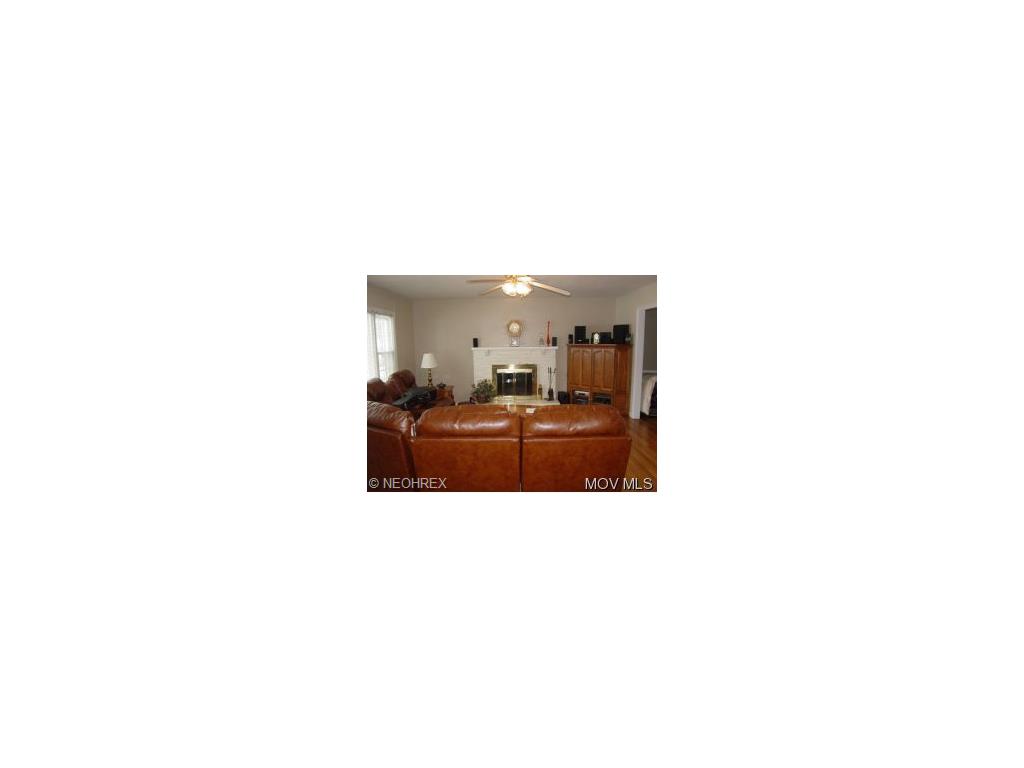 4805 9th Ave, Vienna, WV 26105 photo 2