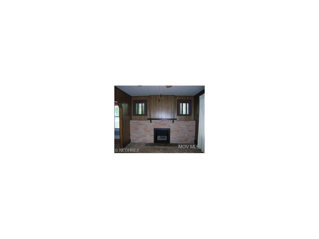 919 33rd St, Vienna, WV 26105 photo 3