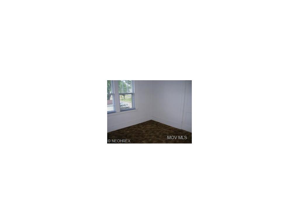 919 33rd St, Vienna, WV 26105 photo 7