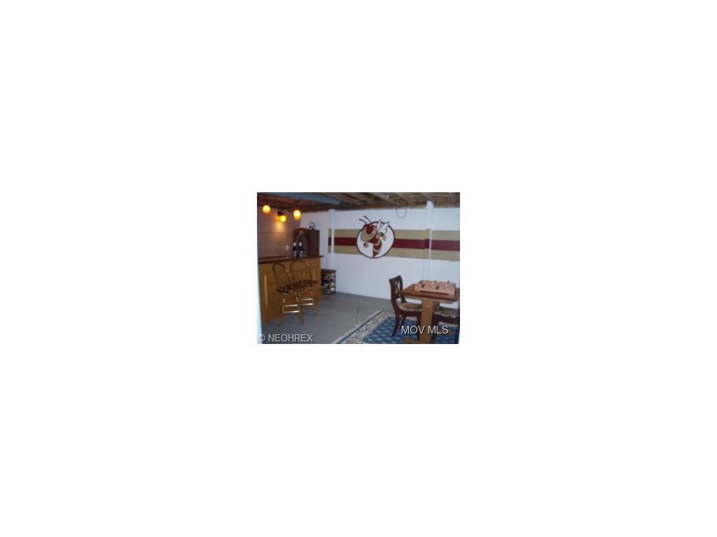 6 E 9th St, Williamstown, WV 26187 photo 15