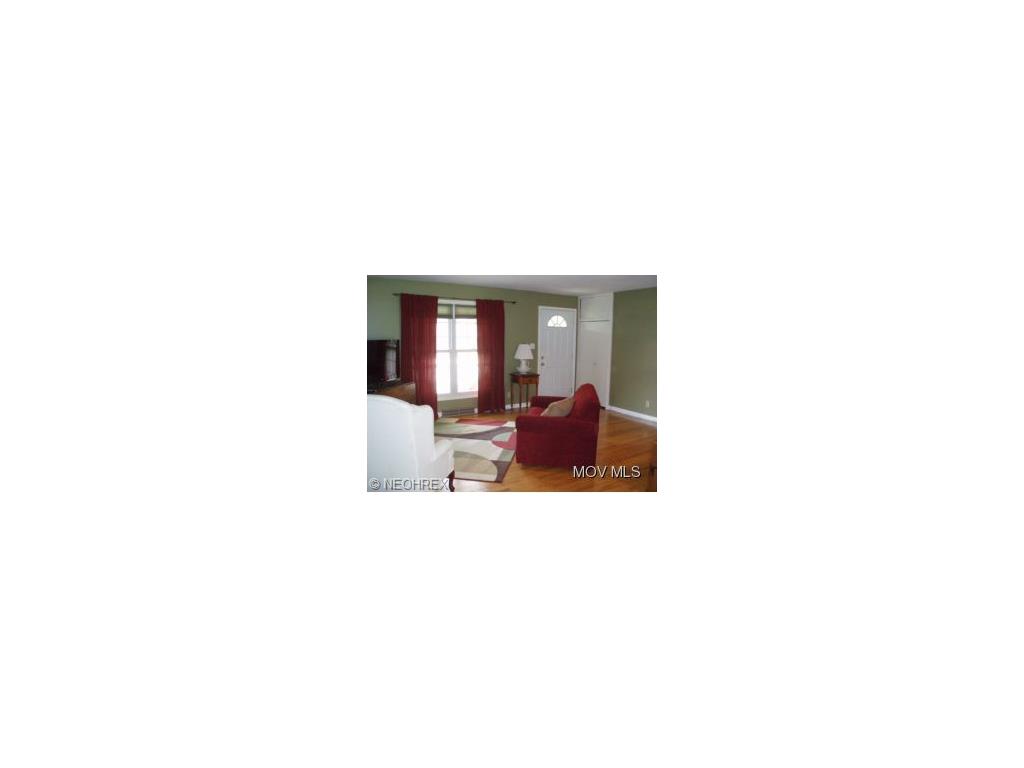 6 E 9th St, Williamstown, WV 26187 photo 7