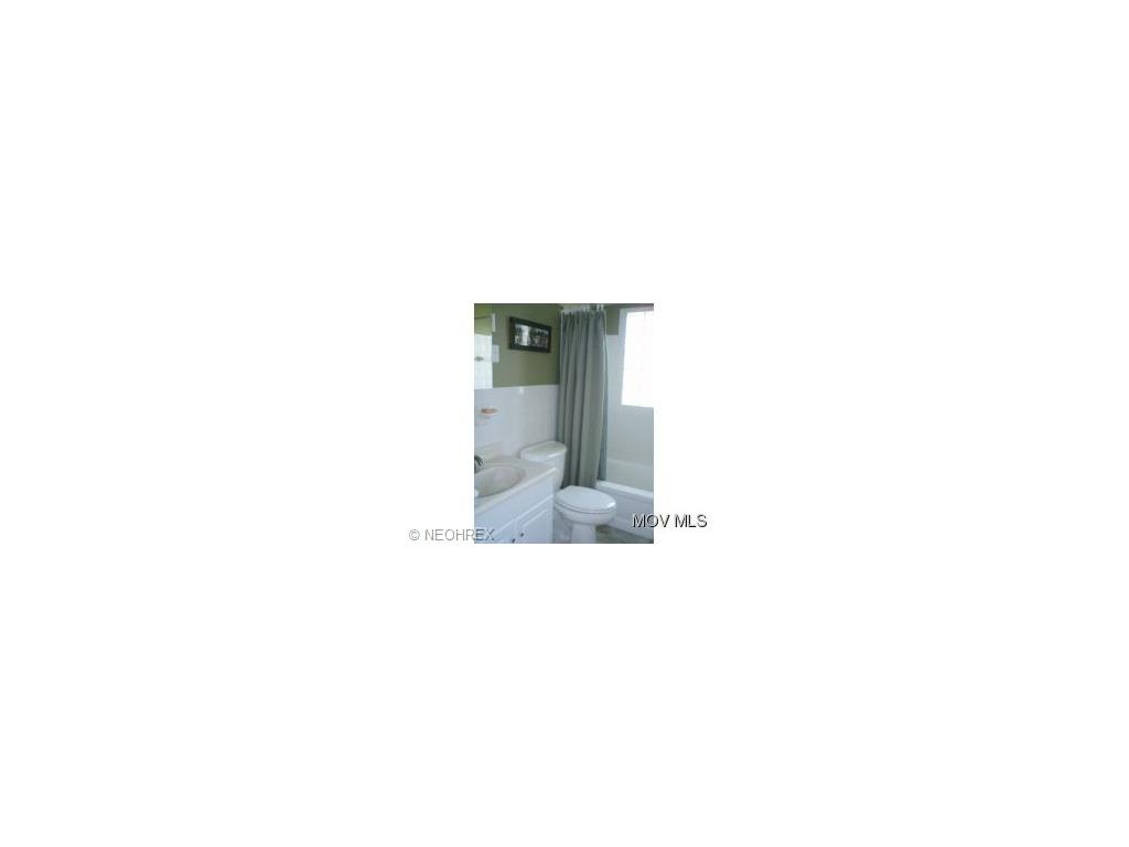 6 E 9th St, Williamstown, WV 26187 photo 10