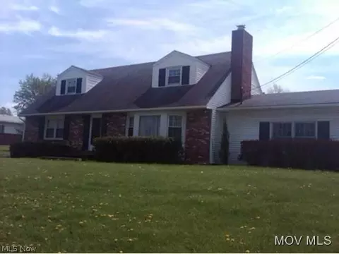 1708 Forest Hills Dr, Vienna, WV 26105 photo 1