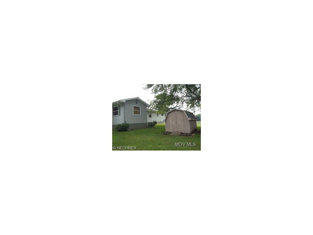 416 Third St, Beverly, OH 45715 photo 2
