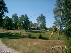 348 Bunker Rd, Walker, WV 26180 photo 4