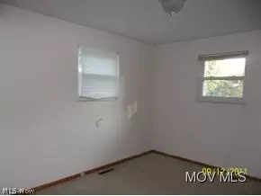 135 E Audrey Dr, Washington, WV 26181 photo 6