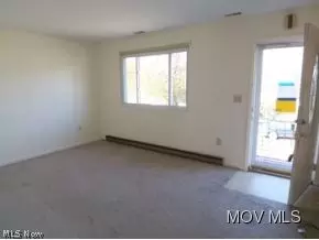 212 E 10th St, Williamstown, WV 26187 photo 2