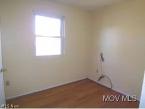 212 E 10th St, Williamstown, WV 26187 photo 7