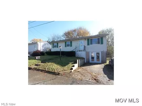 212 E 10th St, Williamstown, WV 26187 photo 1