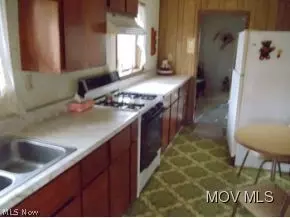 708 46th St, Vienna, WV 26105 photo 7