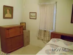 708 46th St, Vienna, WV 26105 photo 8