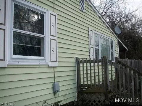 2804 Frame Dr, Belpre, OH 45714 photo 1