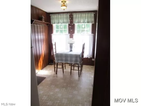 200 E 9th St, Williamstown, WV 26187 photo 9
