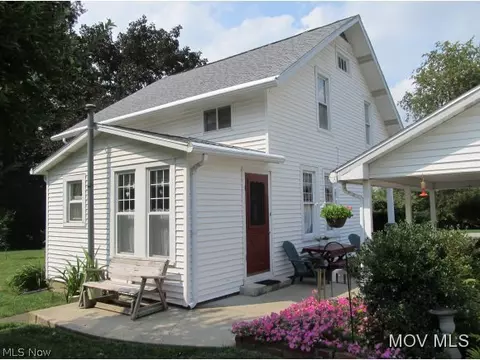 200 E 9th St, Williamstown, WV 26187 photo 3