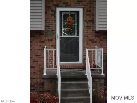 705 58th St, Vienna, WV 26105 photo 2