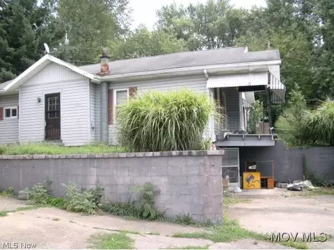 202 3rd St, Spencer, WV 25276 photo 2