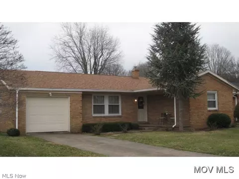 5406 3rd Ave, Vienna, WV 26105 photo 1