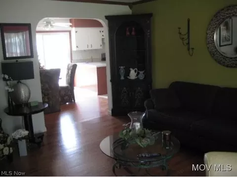 2201 Pride Ave, Belpre, OH 45714 photo 3