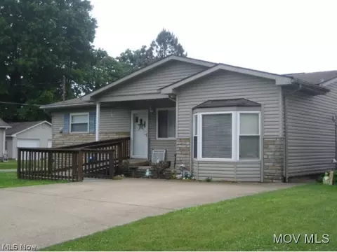 2201 Pride Ave, Belpre, OH 45714 photo 1
