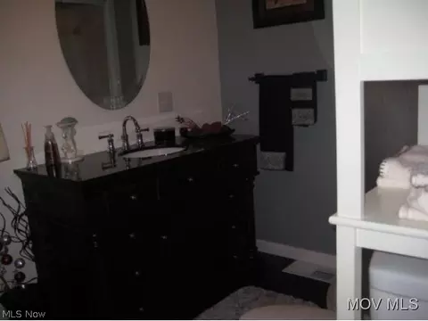 2201 Pride Ave, Belpre, OH 45714 photo 6