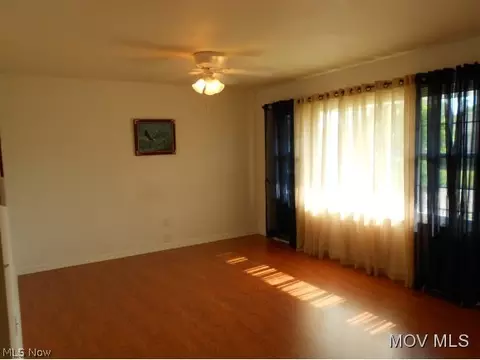 804 Moore Ave, Belpre, OH 45714 photo 3