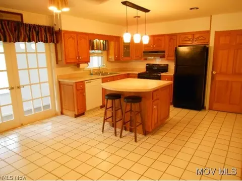 804 Moore Ave, Belpre, OH 45714 photo 2