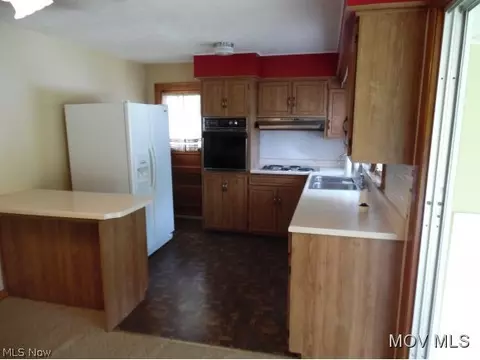 4002 Third Ave, Vienna, WV 26105 photo 2