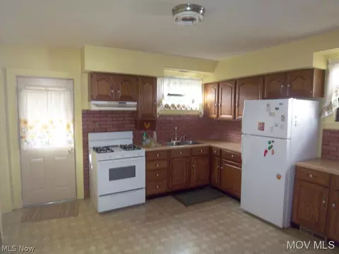 4503 7th Ave, Vienna, WV 26105 photo 5