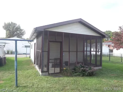 4503 7th Ave, Vienna, WV 26105 photo 9