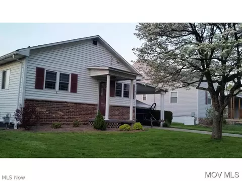 413 59th St, Vienna, WV 26105 photo 1