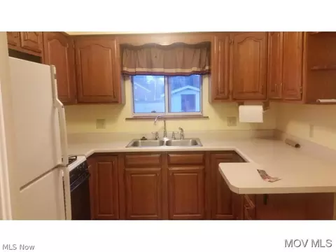 413 59th St, Vienna, WV 26105 photo 4