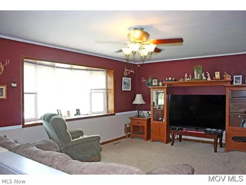 809 Campbell Dr, Belpre, OH 45714 photo 4