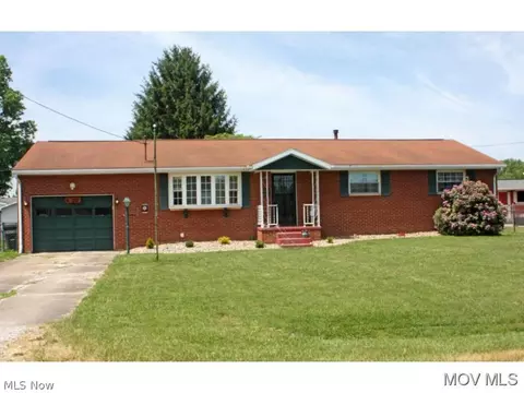 809 Campbell Dr, Belpre, OH 45714 photo 2
