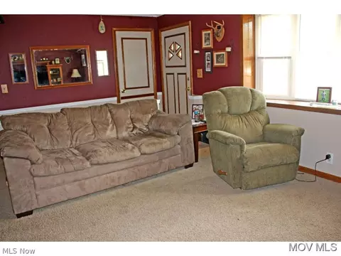809 Campbell Dr, Belpre, OH 45714 photo 3