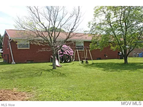 809 Campbell Dr, Belpre, OH 45714 photo 9