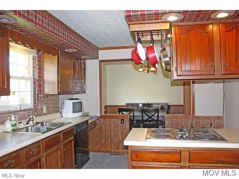 809 Campbell Dr, Belpre, OH 45714 photo 8
