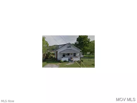 800 Hocking Rd, Belpre, OH 45714 photo 1
