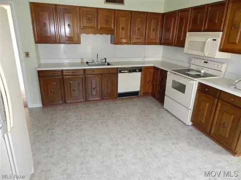 69 Mcgregor St, Cairo, WV 26337 photo 13