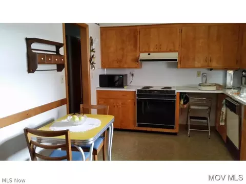 751 Ruble Ave, Belpre, OH 45714 photo 2