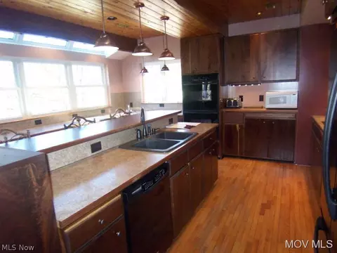 3786 Arvilla Rd, Friendly, WV 26146 photo 9