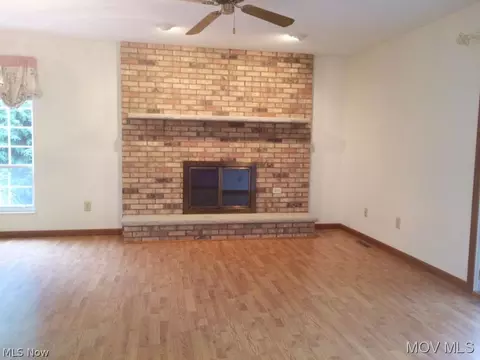 3 Rivercrest Dr, Vienna, WV 26105 photo 4