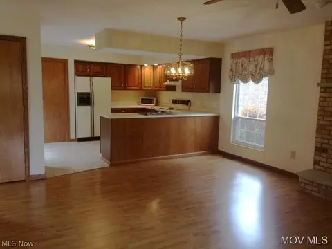 3 Rivercrest Dr, Vienna, WV 26105 photo 5