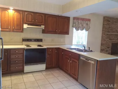 3 Rivercrest Dr, Vienna, WV 26105 photo 6