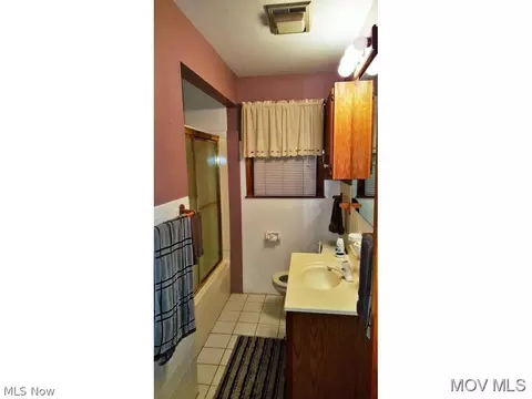 124 E 6th St, Williamstown, WV 26187 photo 7