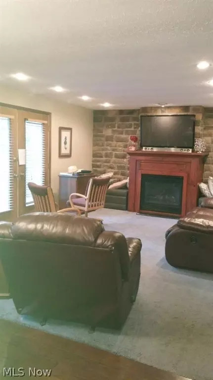 128 Logan Ct, Bethany, WV 26032 photo 4