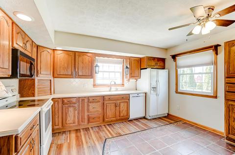 5717 Johnson Rd, Springfield, OH 45502 photo 9