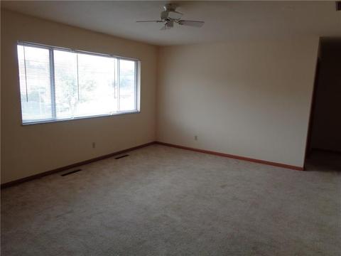 535 W Third St, Springfield, OH 45504 photo 2