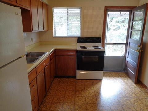 535 W Third St, Springfield, OH 45504 photo 4